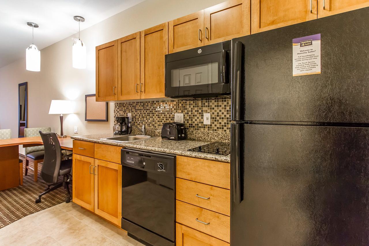Mainstay Suites Stanley Экстерьер фото