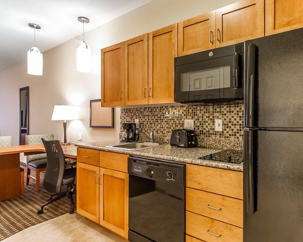 Mainstay Suites Stanley Экстерьер фото