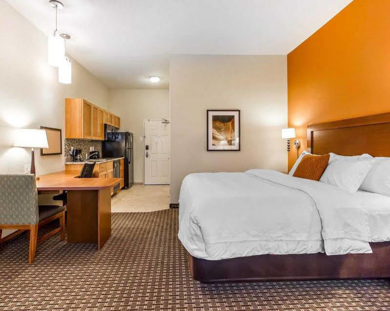 Mainstay Suites Stanley Экстерьер фото