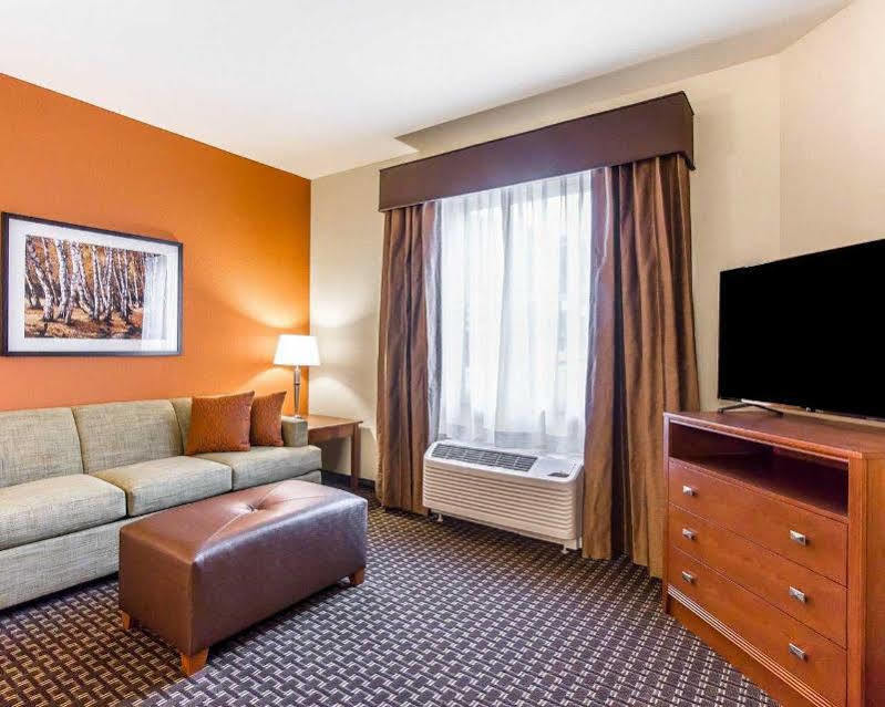 Mainstay Suites Stanley Экстерьер фото