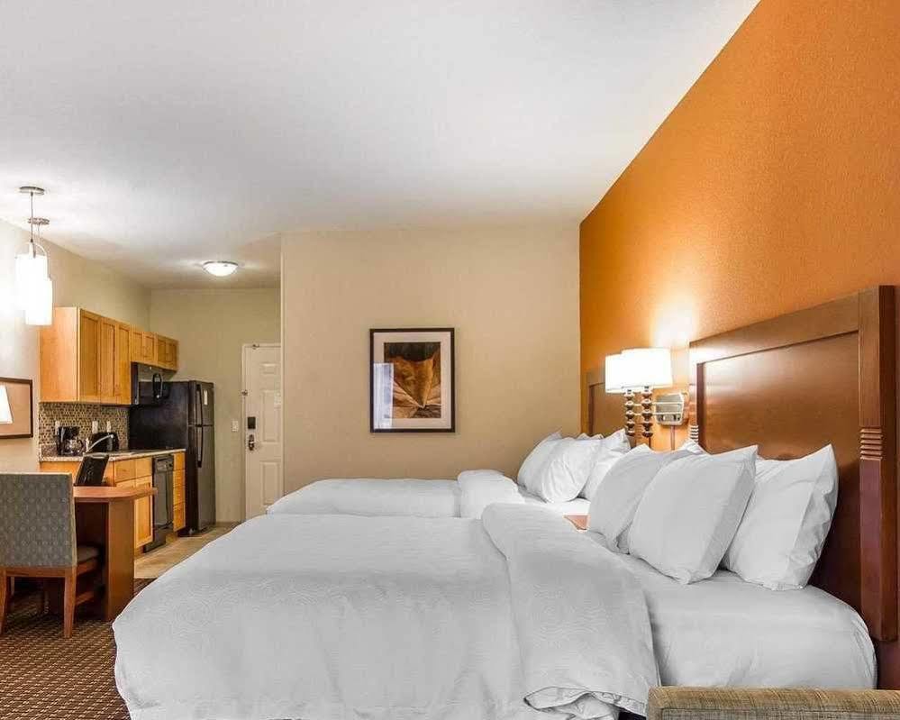Mainstay Suites Stanley Экстерьер фото